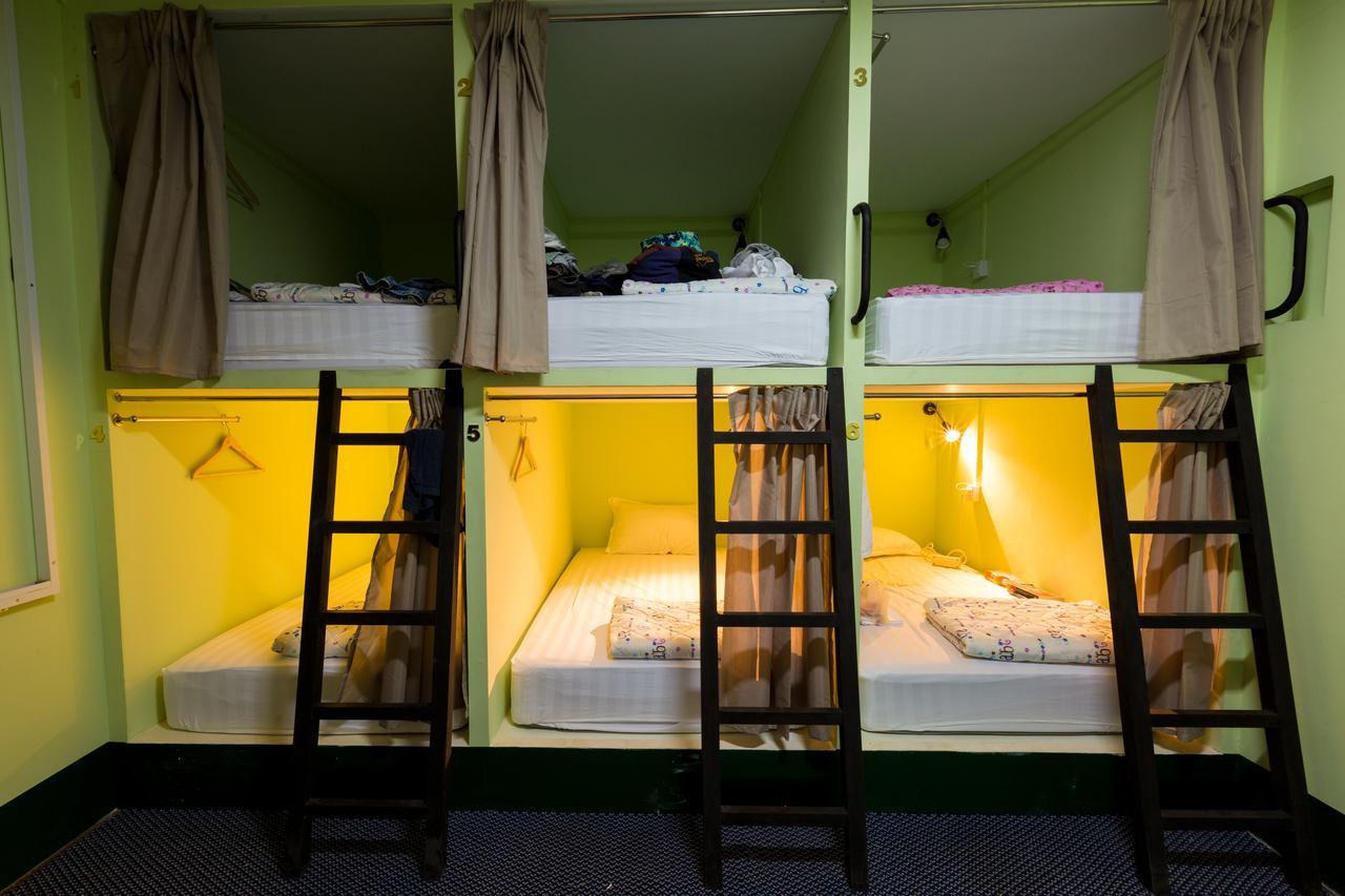 Little Monkey Hostel Янгон Екстериор снимка