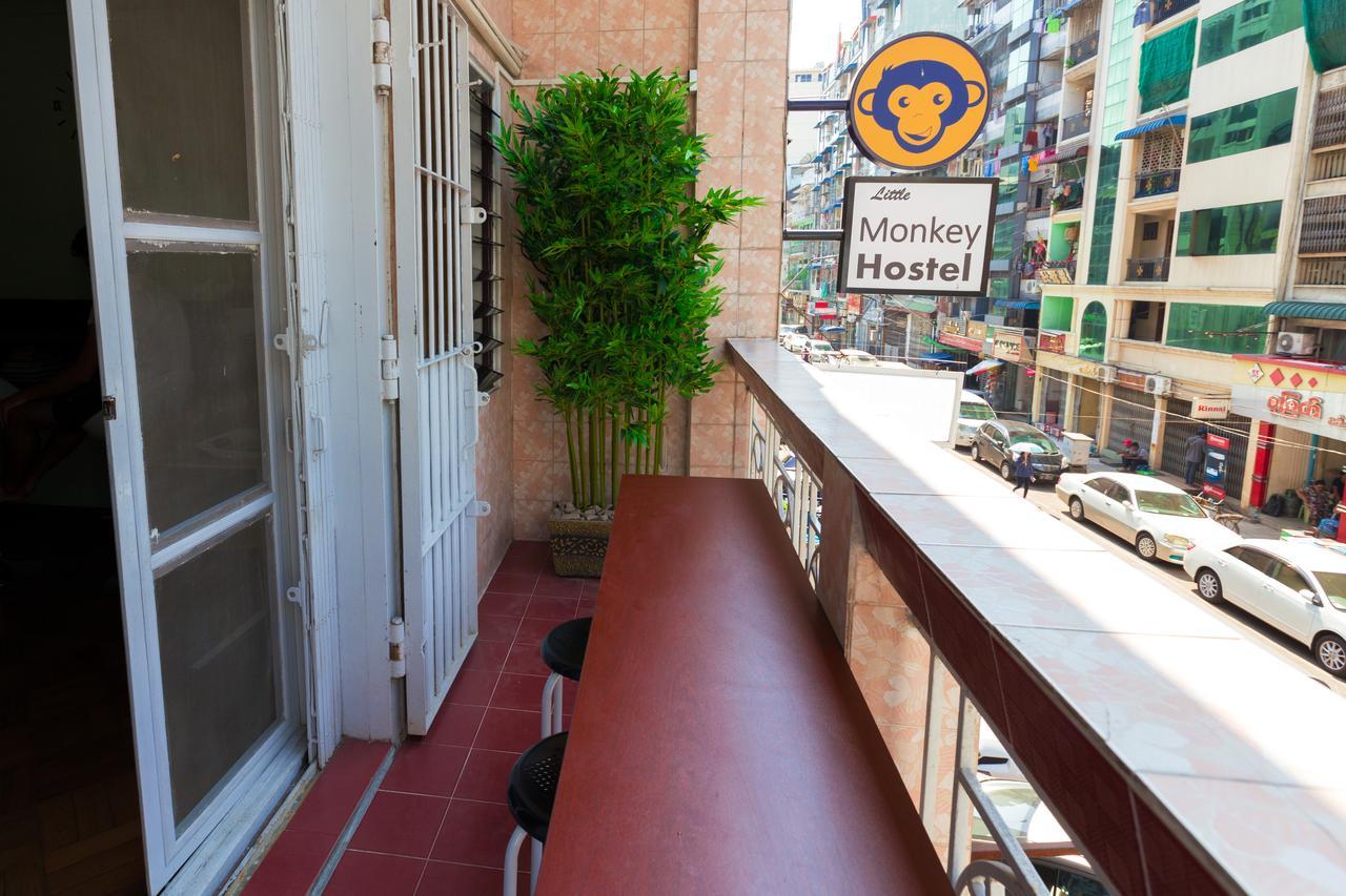 Little Monkey Hostel Янгон Екстериор снимка