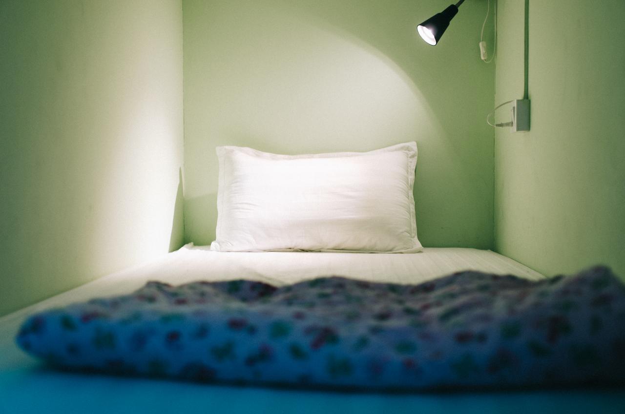 Little Monkey Hostel Янгон Екстериор снимка