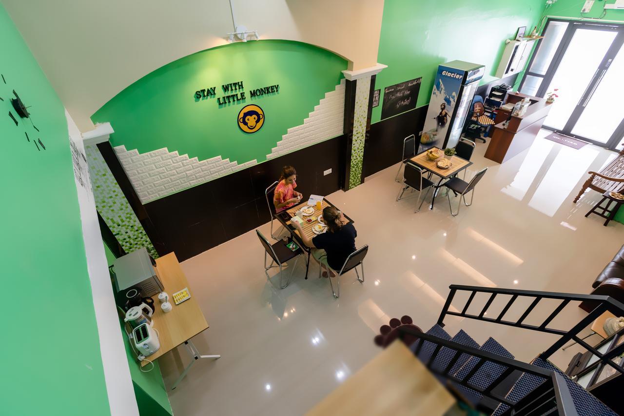 Little Monkey Hostel Янгон Екстериор снимка