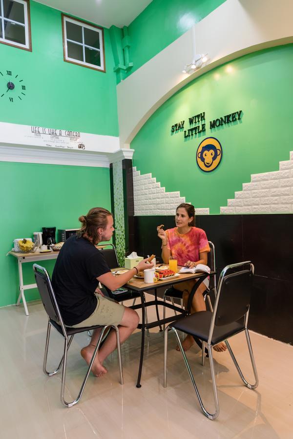 Little Monkey Hostel Янгон Екстериор снимка
