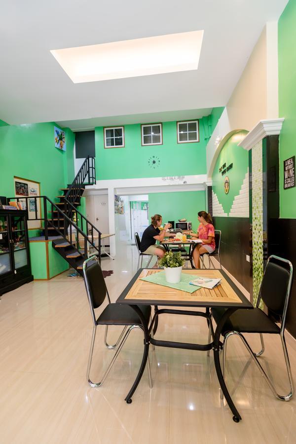 Little Monkey Hostel Янгон Екстериор снимка