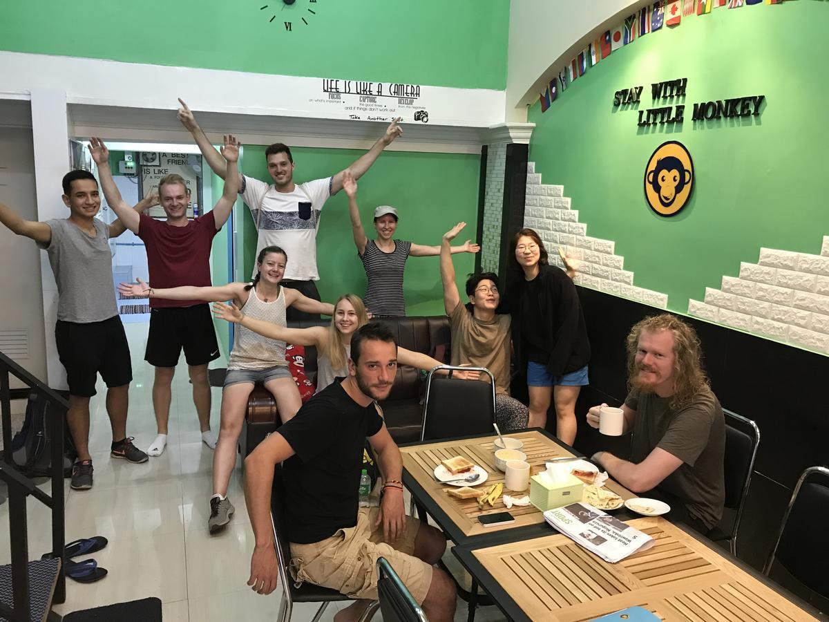 Little Monkey Hostel Янгон Екстериор снимка