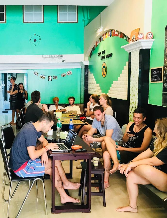 Little Monkey Hostel Янгон Екстериор снимка